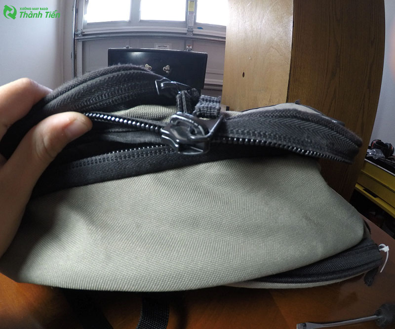 sua-balo-bi-dut-quai