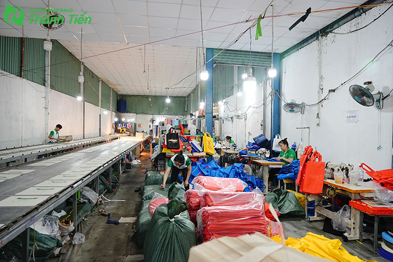 xuong-may-balo-day-rut-vai-bo-1