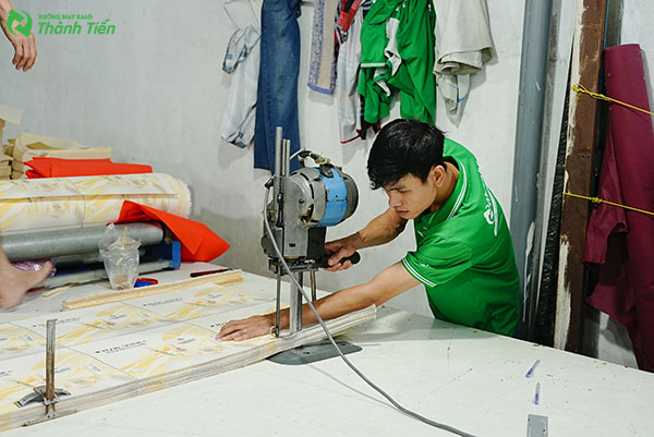 xuong-may-balo-tre-em-1